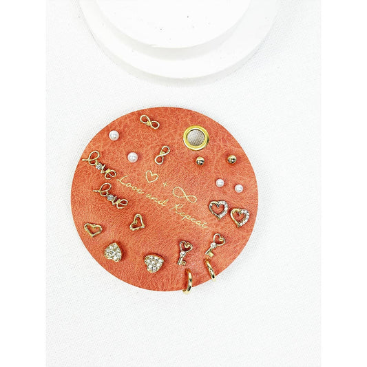 Love Theme Minimal Earrings on PU Card: GOLD / ONE(6)