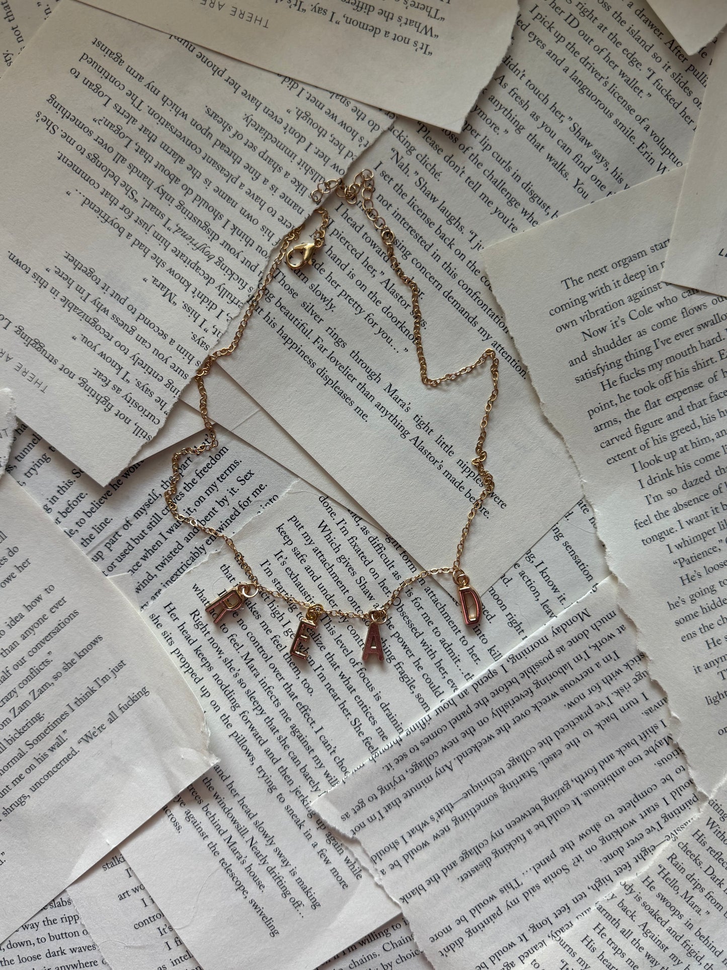 R E A D necklace