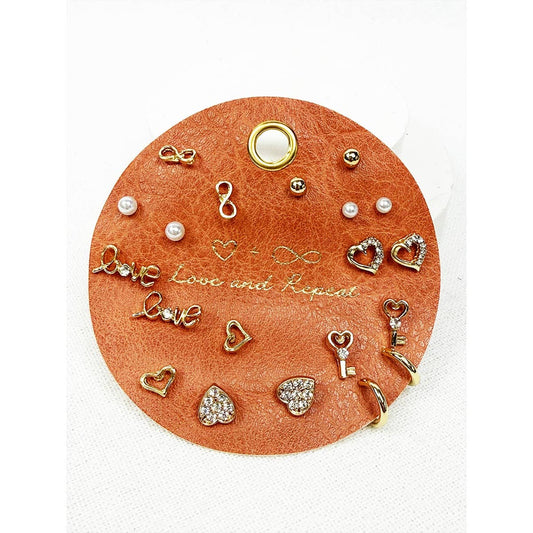 Love Theme Minimal Earrings on PU Card: GOLD / ONE(6)